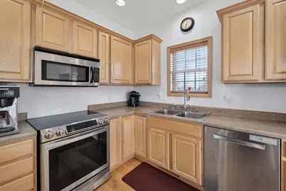 644 Bear Claw Way, Madison, WI 53562 - Photo 5