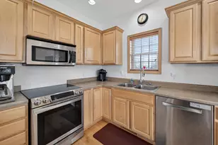 644 Bear Claw Way, Madison, WI 53562 - Photo 5