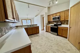 2702 Autumn Ln, Janesville, WI 53546 - Photo 11