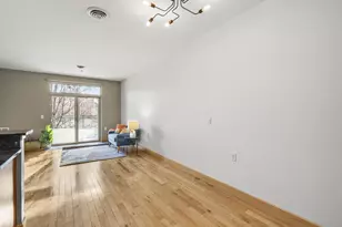 625 E Mifflin St, Madison, WI 53703 - Photo 17