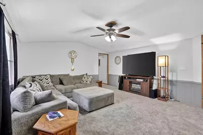 112 Falling Creek Circle, Janesville, WI 53548 - Photo 7