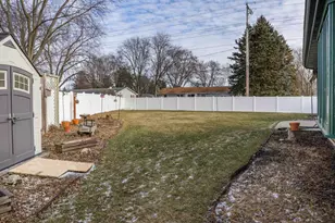 1913 Black Bridge Rd, Janesville, WI 53545 - Photo 35