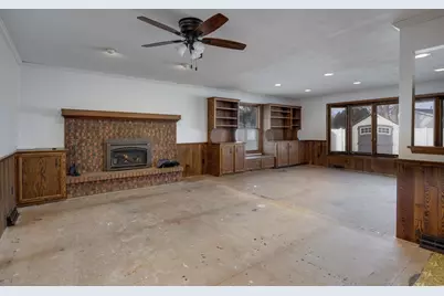 1913 Black Bridge Road, Janesville, WI 53545 - Photo 9