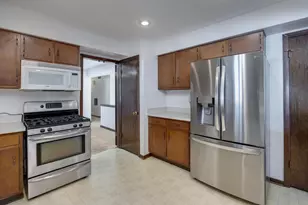 1913 Black Bridge Rd, Janesville, WI 53545 - Photo 5