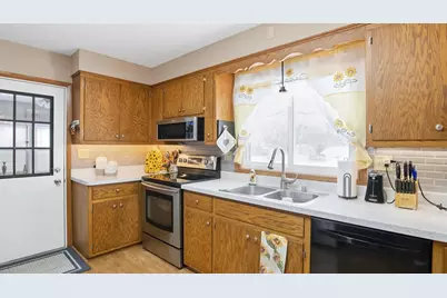 404 Anderson Street, DeForest, WI 53532 - Photo 15