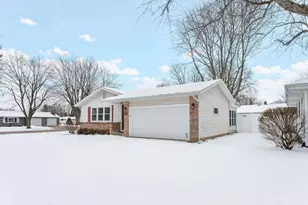 2003 N Lexington Dr, Janesville, WI 53545 - Photo 3