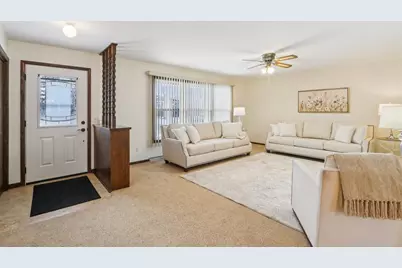 400 Raymond Road, Waunakee, WI 53597 - Photo 3