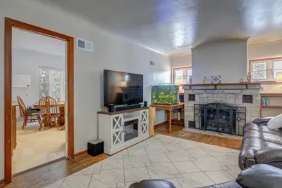 1518 Laurel Avenue, Janesville, WI 53548 - Photo 3