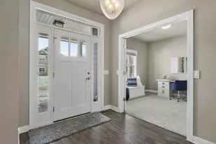 402 Burnt Sienna Dr, Middleton, WI 53562 - Photo 5