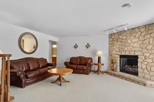 157 Meadow Ridge Dr, Sheboygan Falls, WI 53085 - Photo 17