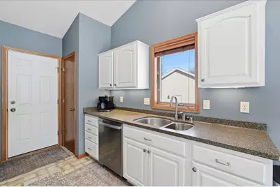 1355 Gray Hawk Way, Sun Prairie, WI 53590 - Photo 15