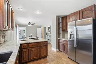 2502 Sara Rd, Madison, WI 53711 - Photo 15