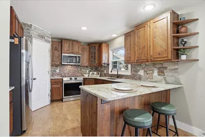 2502 Sara Road, Madison, WI 53711 - Photo 13