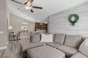 3282 Stonecreek Dr, Madison, WI 53719 - Photo 9