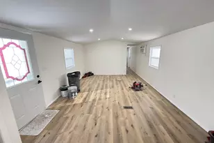 301 E Commerce Blvd, Slinger, WI 53086 - Photo 5