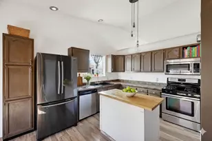 636 Grant St, Fort Atkinson, WI 53538 - Photo 3