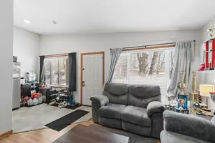 400-402 Estate Ln, Stoughton, WI 53589 - Photo 33