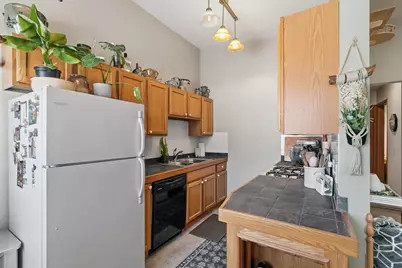 400-402 Estate Lane, Stoughton, WI 53589 - Photo 5