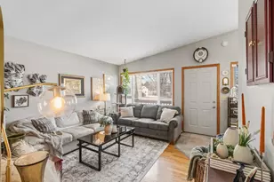 400-402 Estate Ln, Stoughton, WI 53589 - Photo 11