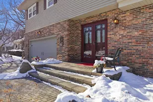 816 Woodview Dr, Sun Prairie, WI 53590 - Photo 7