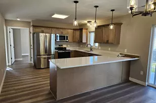 1161 Maple St, Reedsburg, WI 53959 - Photo 3