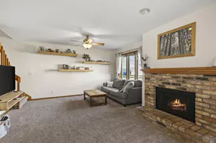 928 Hemlock Dr, Verona, WI 53593 - Photo 3