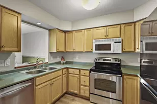 928 Hemlock Dr, Verona, WI 53593 - Photo 9