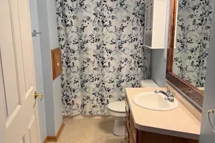 237 Royal Ridge Dr, Oconomowoc, WI 53066 - Photo 19