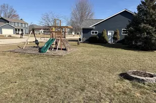 237 Royal Ridge Dr, Oconomowoc, WI 53066 - Photo 23