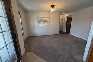 237 Royal Ridge Dr, Oconomowoc, WI 53066 - Photo 11