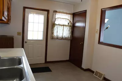 301 Rethke Avenue, Madison, WI 53714 - Photo 7