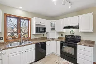 1606 Manchester Crossing, Waunakee, WI 53597 - Photo 11