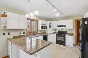 1606 Manchester Crossing, Waunakee, WI 53597 - Photo 17