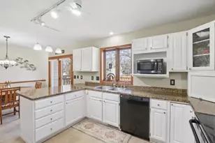 1606 Manchester Crossing, Waunakee, WI 53597 - Photo 13