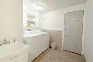 1610 Randy Ln, Madison, WI 53704 - Photo 21