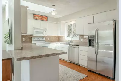 1610 Randy Lane, Madison, WI 53704 - Photo 9