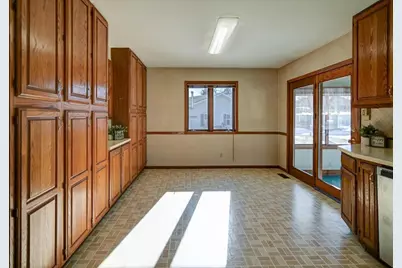 911 Valley Road, Poynette, WI 53955 - Photo 7