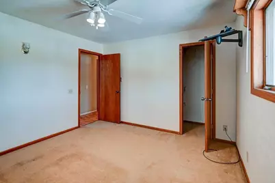 911 Valley Road, Poynette, WI 53955 - Photo 17