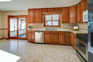 911 Valley Rd, Poynette, WI 53955 - Photo 5