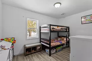 914 S 35th St, Manitowoc, WI 54220 - Photo 9