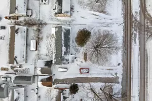 914 S 35th St, Manitowoc, WI 54220 - Photo 15