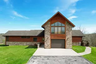 29001 Skyview Ln, Wauzeka, WI 53826 - Photo 3
