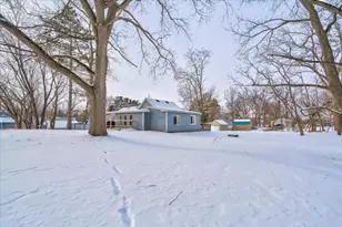 423 Cross St, Poynette, WI 53955 - Photo 9