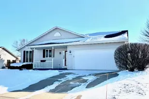 4230 Greenbriar Dr, Janesville, WI 53546 - Photo 3