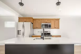 457 Savannah Dr, Oregon, WI 53575 - Photo 5