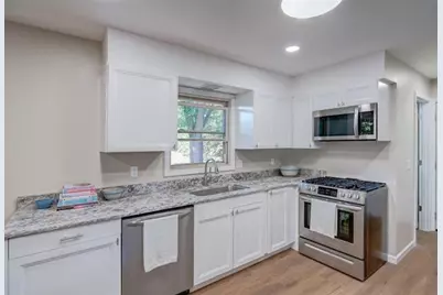 1268 Jamesway, Fort Atkinson, WI 53538 - Photo 11