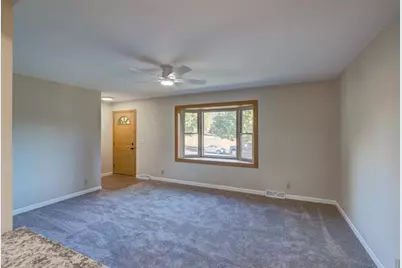 1268 Jamesway, Fort Atkinson, WI 53538 - Photo 9