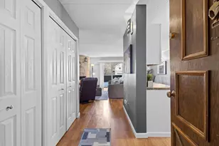 10 Maple Wood Ln, Madison, WI 53704 - Photo 3