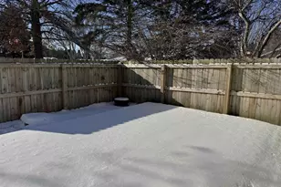 3506 Greenwood Dr, Janesville, WI 53546 - Photo 9