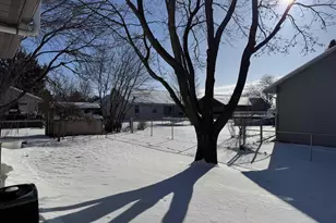 3506 Greenwood Dr, Janesville, WI 53546 - Photo 7